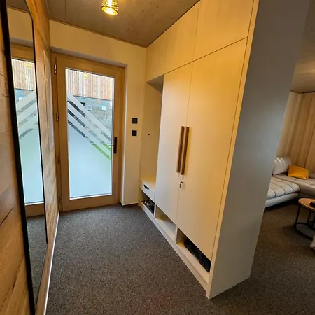 I2 Apartment