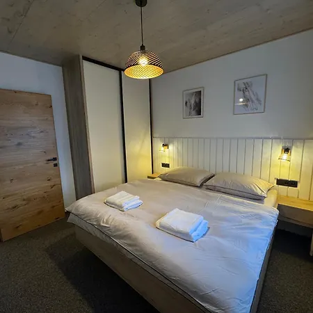 I2 Apartment